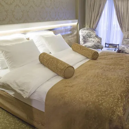 غولدن راين أولد سيتي فندق 4*