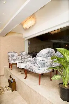 Golden Rain Old Otel