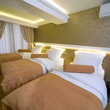 Hotel Golden Rain Old