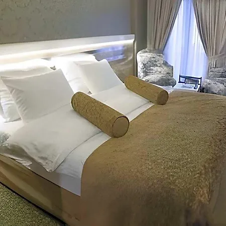 Hotel Golden Rain Old 4*
