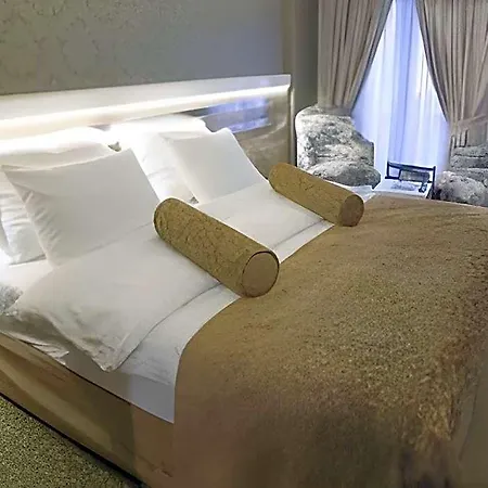 Hotel Golden Rain Old 4*