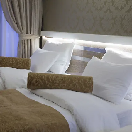 Golden Rain Old Otel 4*