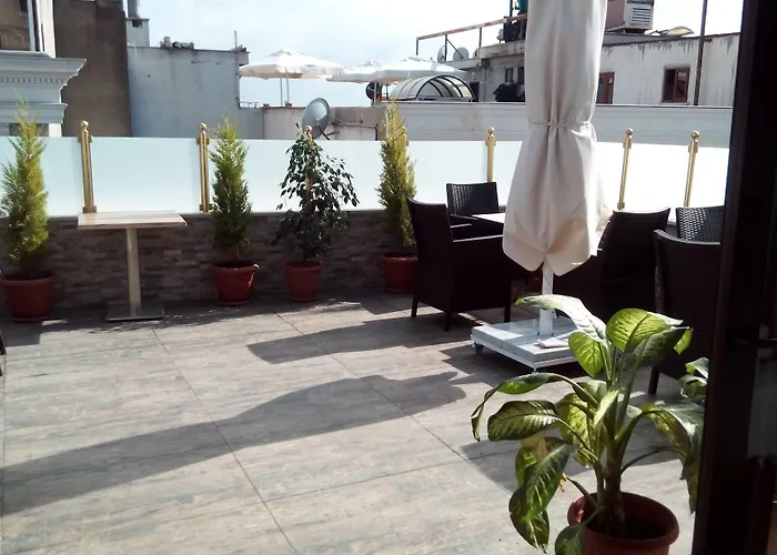 Golden Rain Old فندق 4*