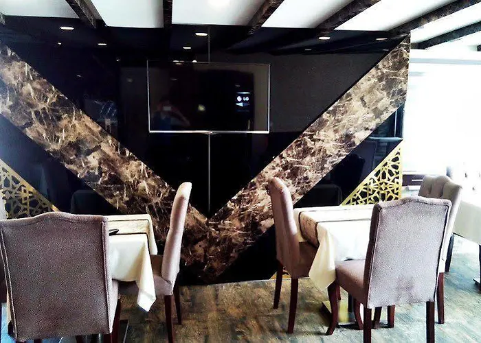 Golden Rain Old فندق