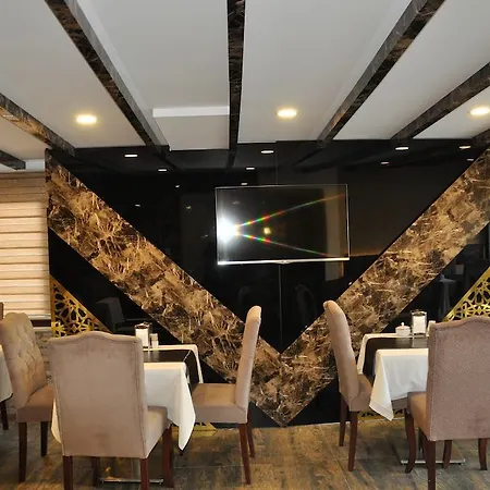 Golden Rain Old Hotel 4*