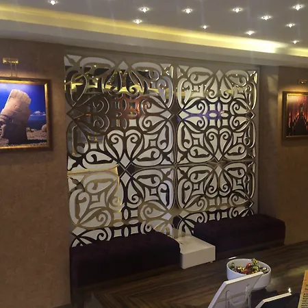 Golden Rain Old Hotel 4*