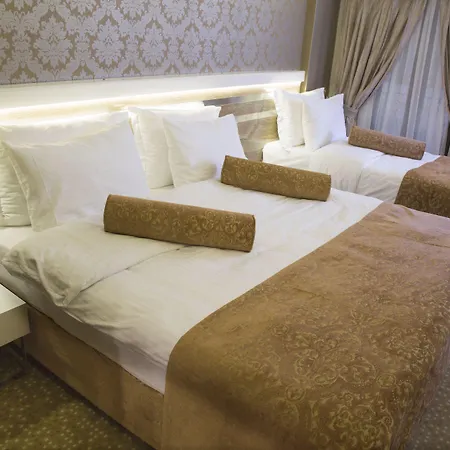 Hotel Golden Rain Old