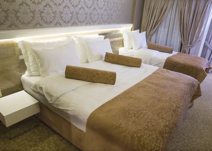 Hotel Golden Rain Old